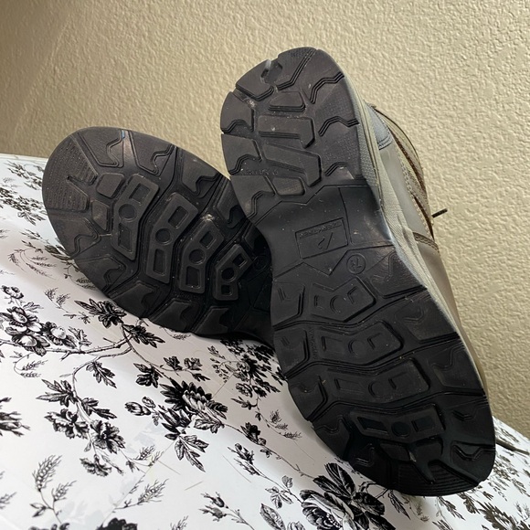 * Ozark Trail 7.5 Men's Bronte II Mid Waterproof Hiking Boots brown rugged - Picture 2 of 8